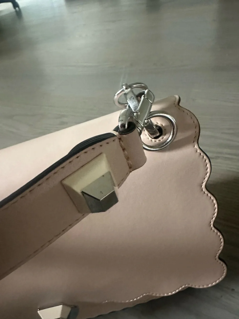 Fendi Cream Scalloped Leather Shoulder Bag with Blue and Gold Hardware - Picture 6 of 9